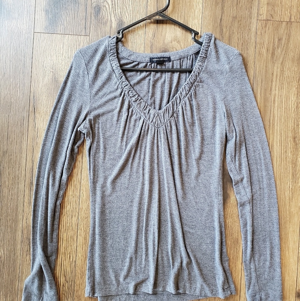 Banana republic gray long sleeve shirt